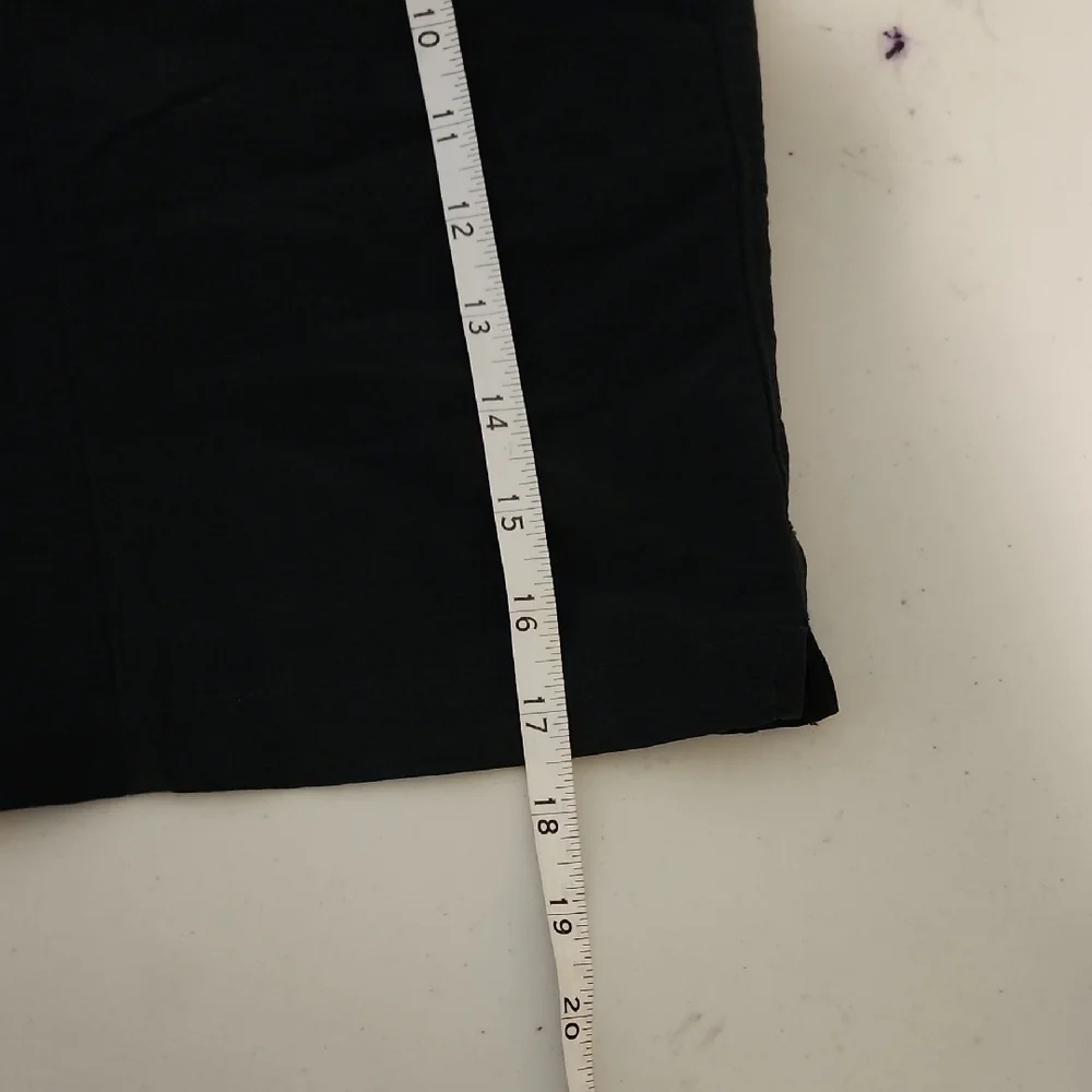 Columbia Women's Black Cargo Shorts In 8L - Picture 4 of 7